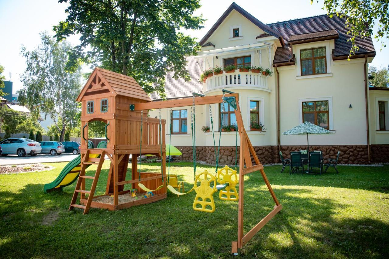 Villa Garden Apartments Poprad Esterno foto