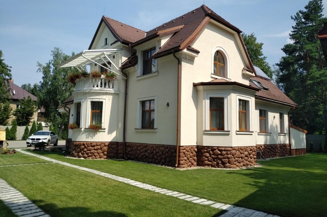 Villa Garden Apartments Poprad Esterno foto