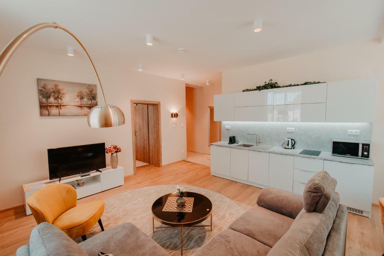 Villa Garden Apartments Poprad Esterno foto